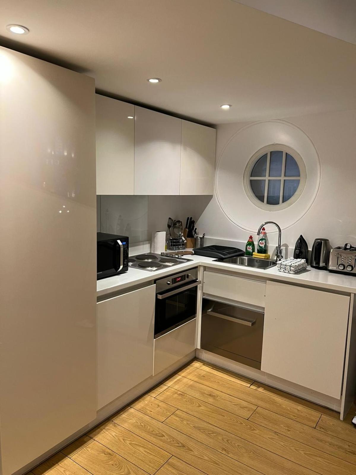 Tranquil 1 Bedroom Retreat In Piccadilly Vr4 Londres Extérieur photo